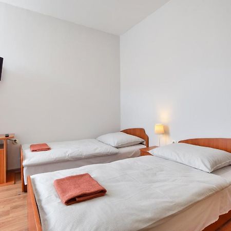 Hotel Stary Ratusz Kostomloty Bagian luar foto