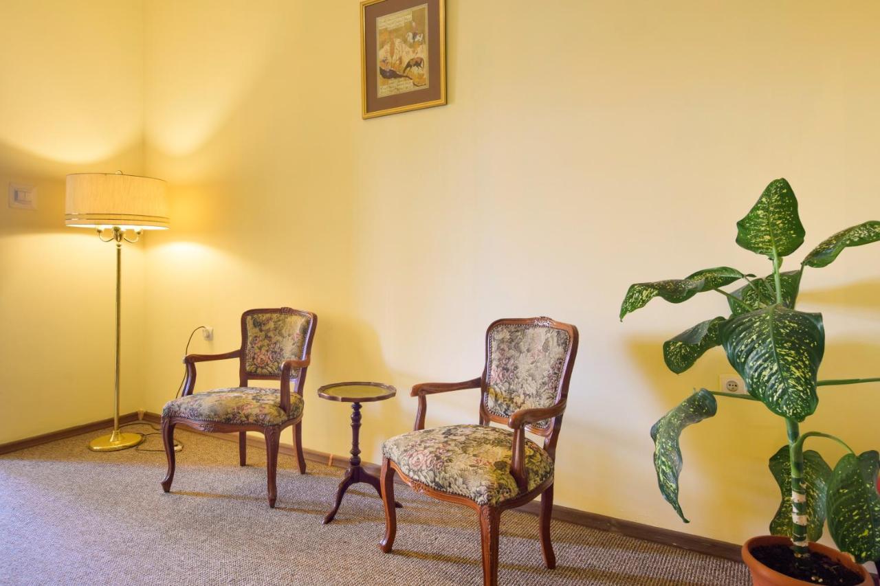 Hotel Stary Ratusz Kostomloty Bagian luar foto
