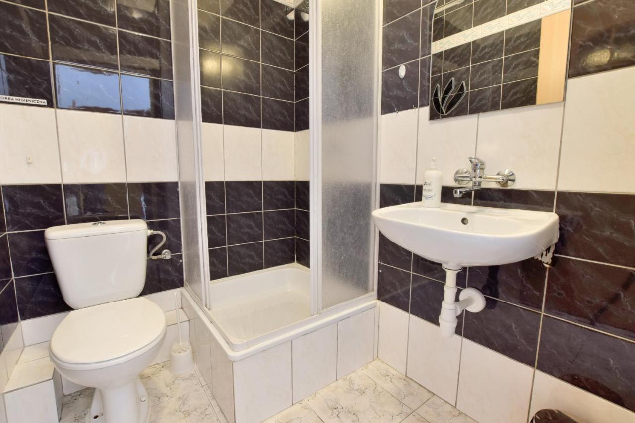 Hotel Stary Ratusz Kostomloty Bagian luar foto