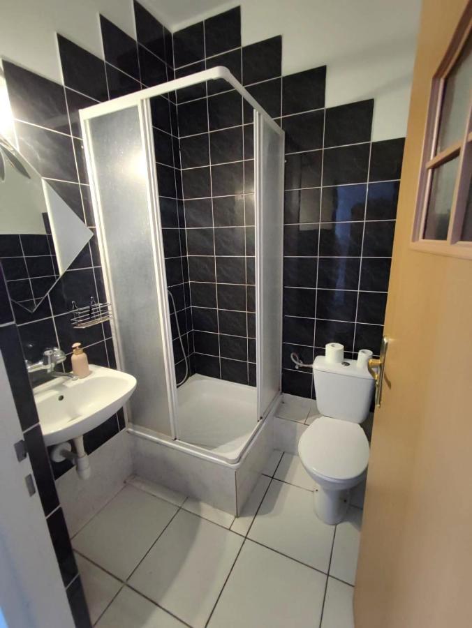 Hotel Stary Ratusz Kostomloty Bagian luar foto